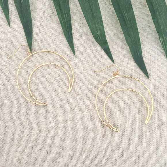 ❗️Two Left❗️Gold Half Moon Earrings - Picture 2 of 2